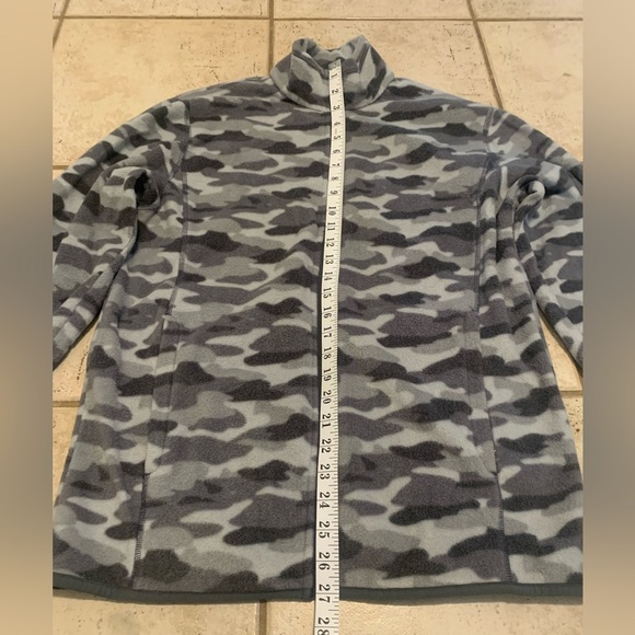 💛 Amazon Essentials Grey Camo Full-Zip Fleece Jacket - US S / CA P - Flaw - Picture 5 of 6